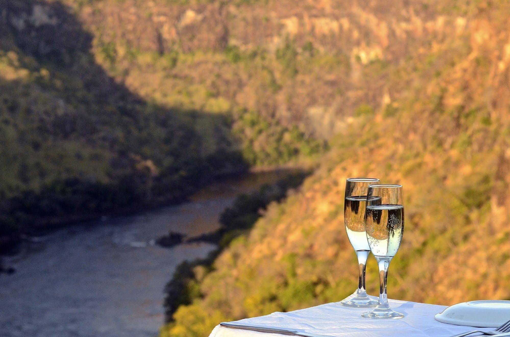 Gorges Lodge Victoria Falls Exteriör bild